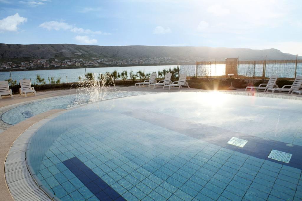 Family Hotel Pagus Pag Town Eksteriør bilde