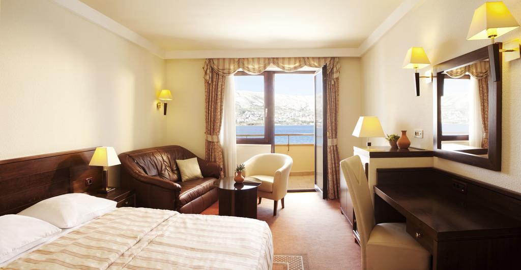 Family Hotel Pagus Pag Town Eksteriør bilde