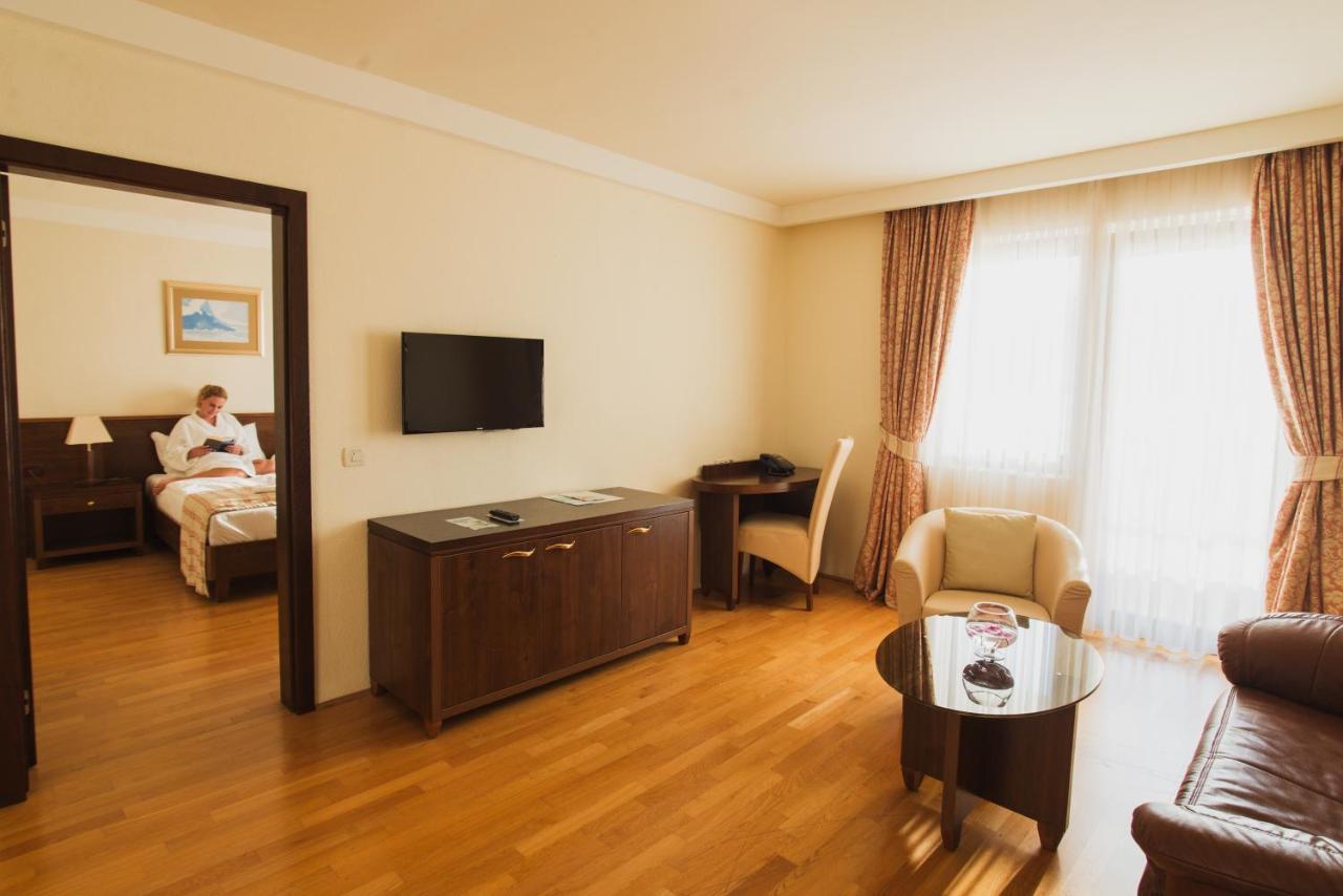 Family Hotel Pagus Pag Town Eksteriør bilde