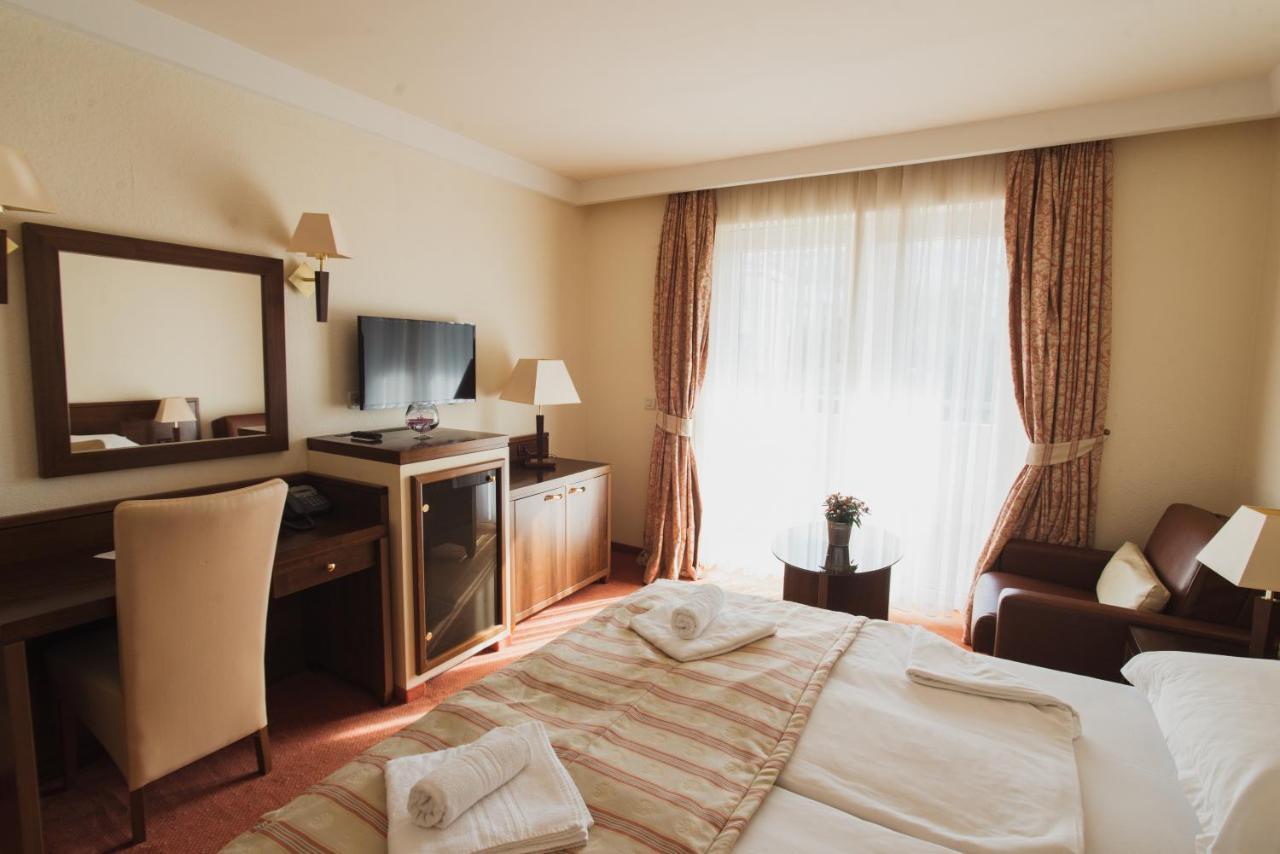 Family Hotel Pagus Pag Town Eksteriør bilde