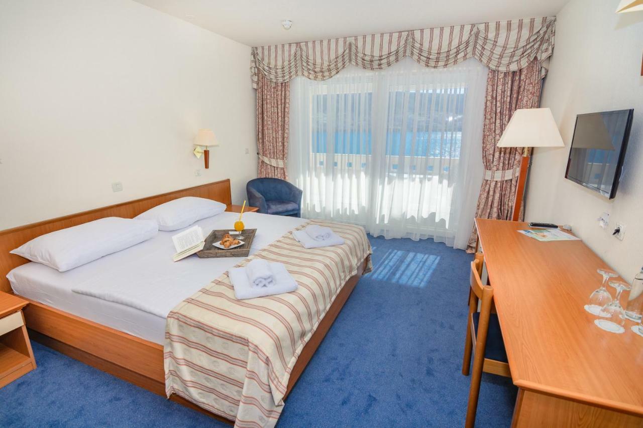 Family Hotel Pagus Pag Town Eksteriør bilde